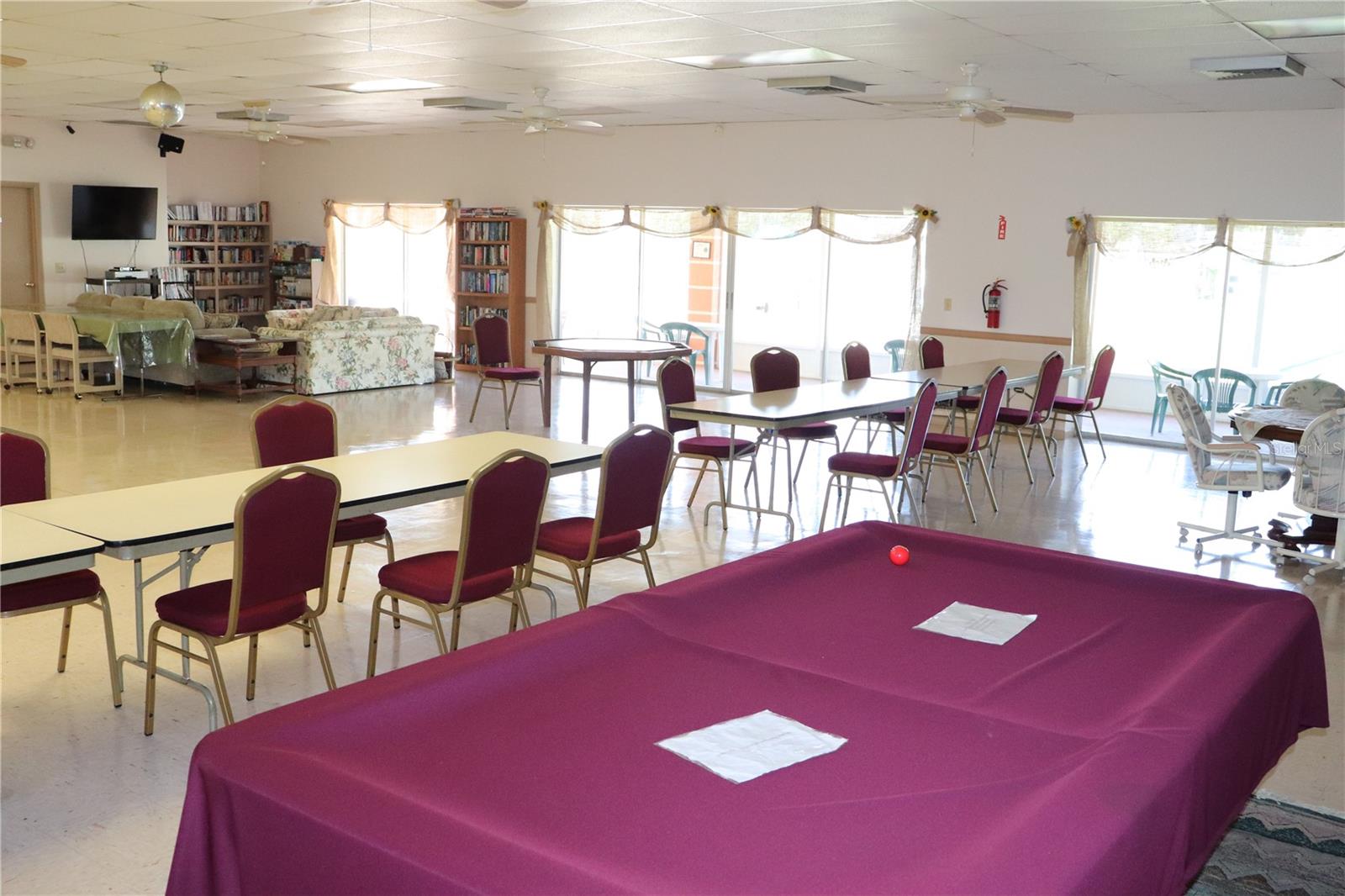 6880 VERSAILLES N, PINELLAS PARK, FL, 33781