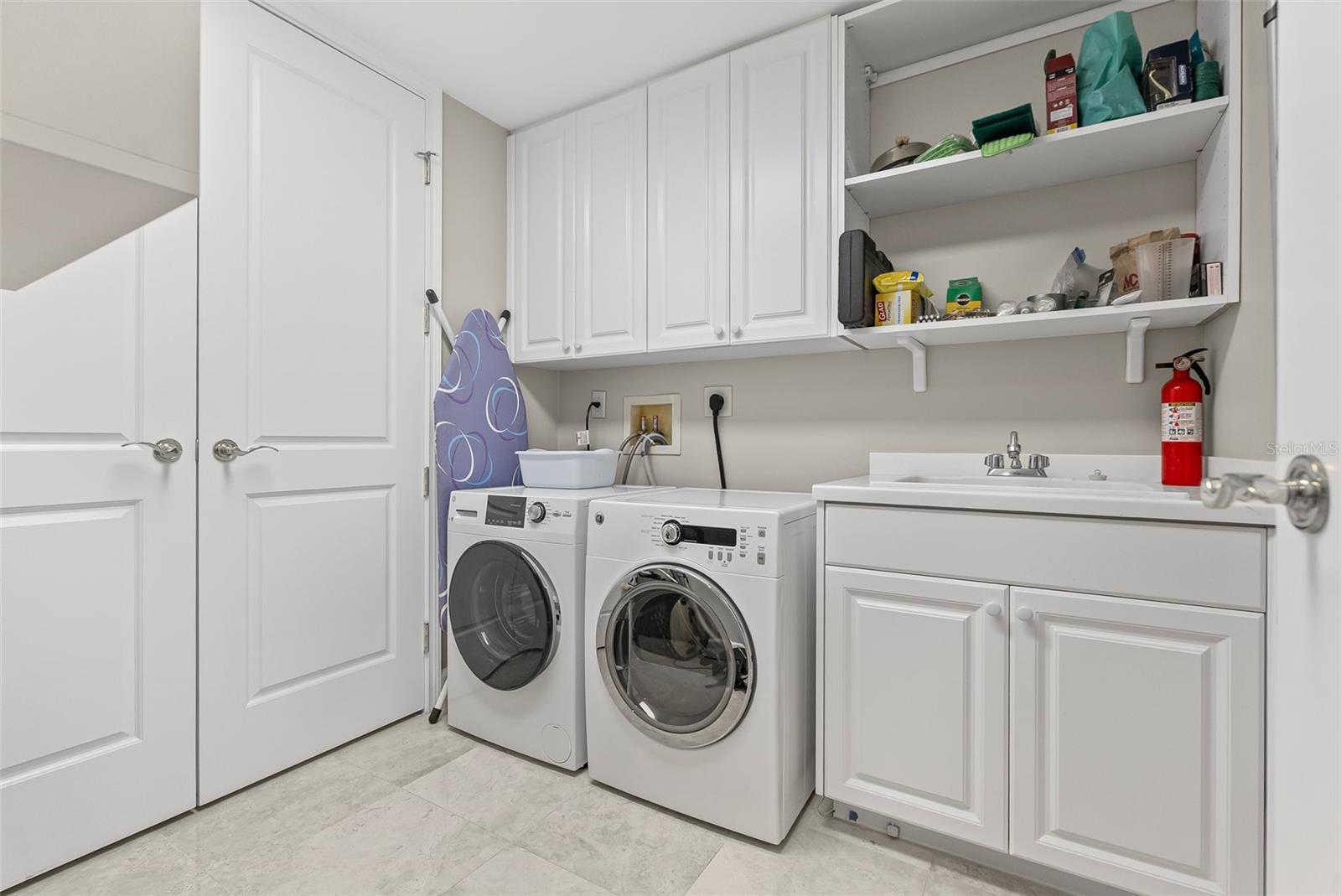 300 BEACH DR NE #401, ST PETERSBURG, FL, 33701