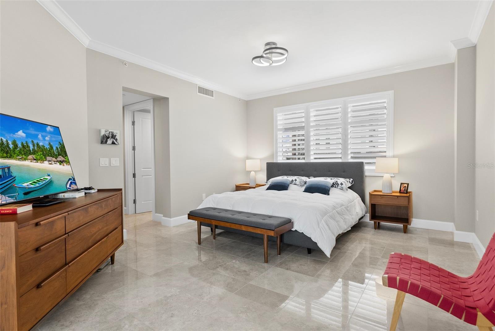 300 BEACH DR NE #401, ST PETERSBURG, FL, 33701