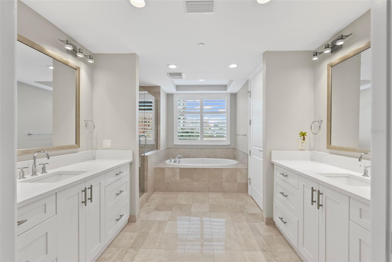 300 BEACH DR NE #401, ST PETERSBURG, FL, 33701