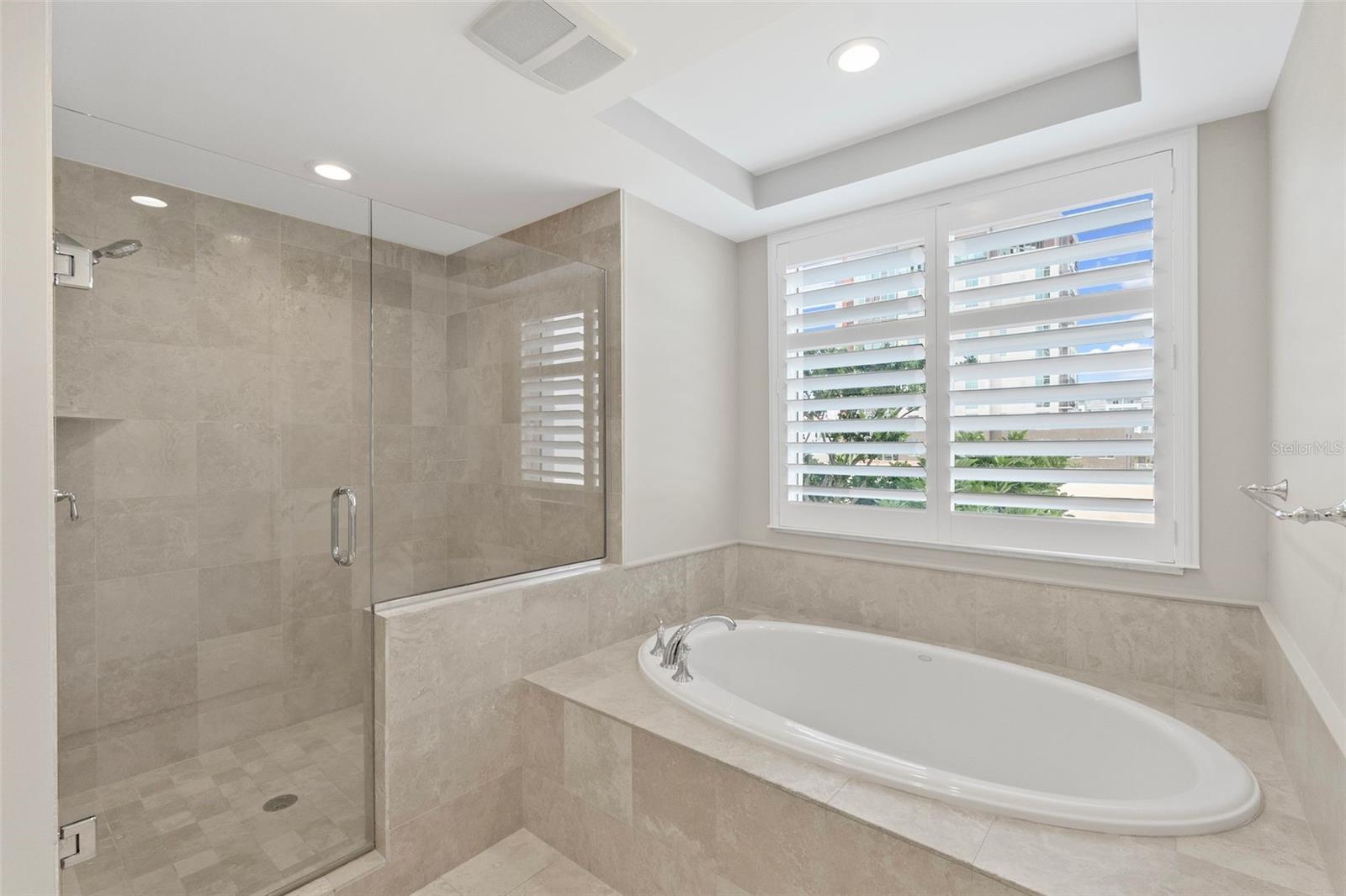 300 BEACH DR NE #401, ST PETERSBURG, FL, 33701