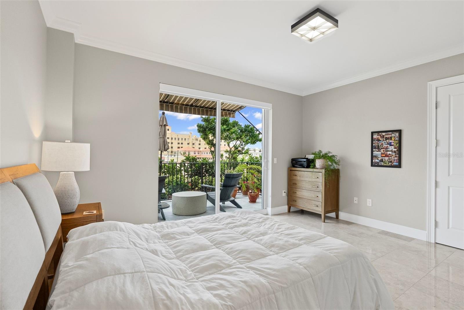 300 BEACH DR NE #401, ST PETERSBURG, FL, 33701