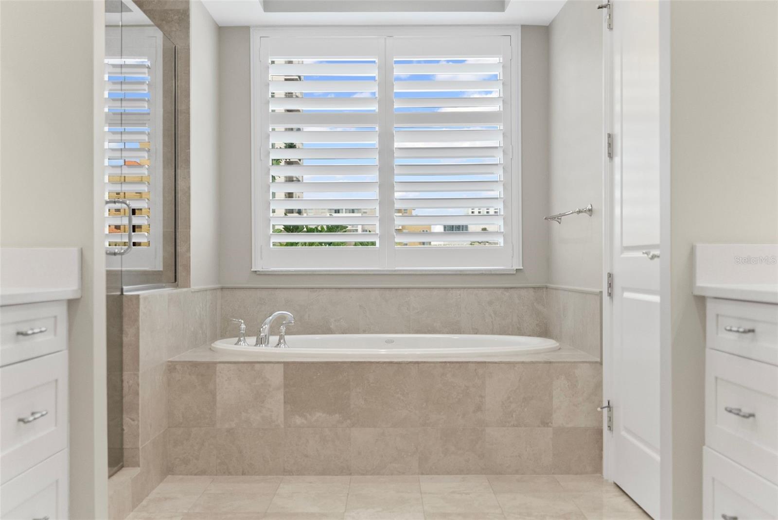 300 BEACH DR NE #401, ST PETERSBURG, FL, 33701