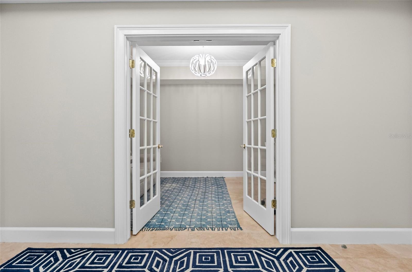 300 BEACH DR NE #401, ST PETERSBURG, FL, 33701