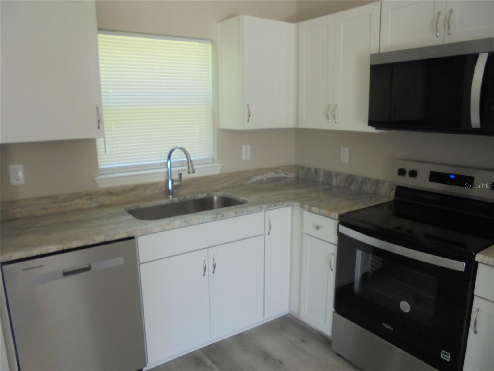 1 FISHER TERRACE TRCE #101, OCKLAWAHA, FL, 32179