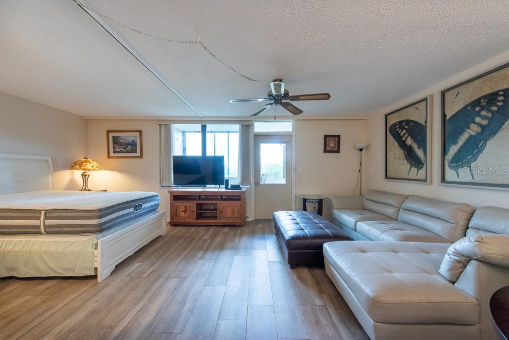 TB8386009 Property Photo