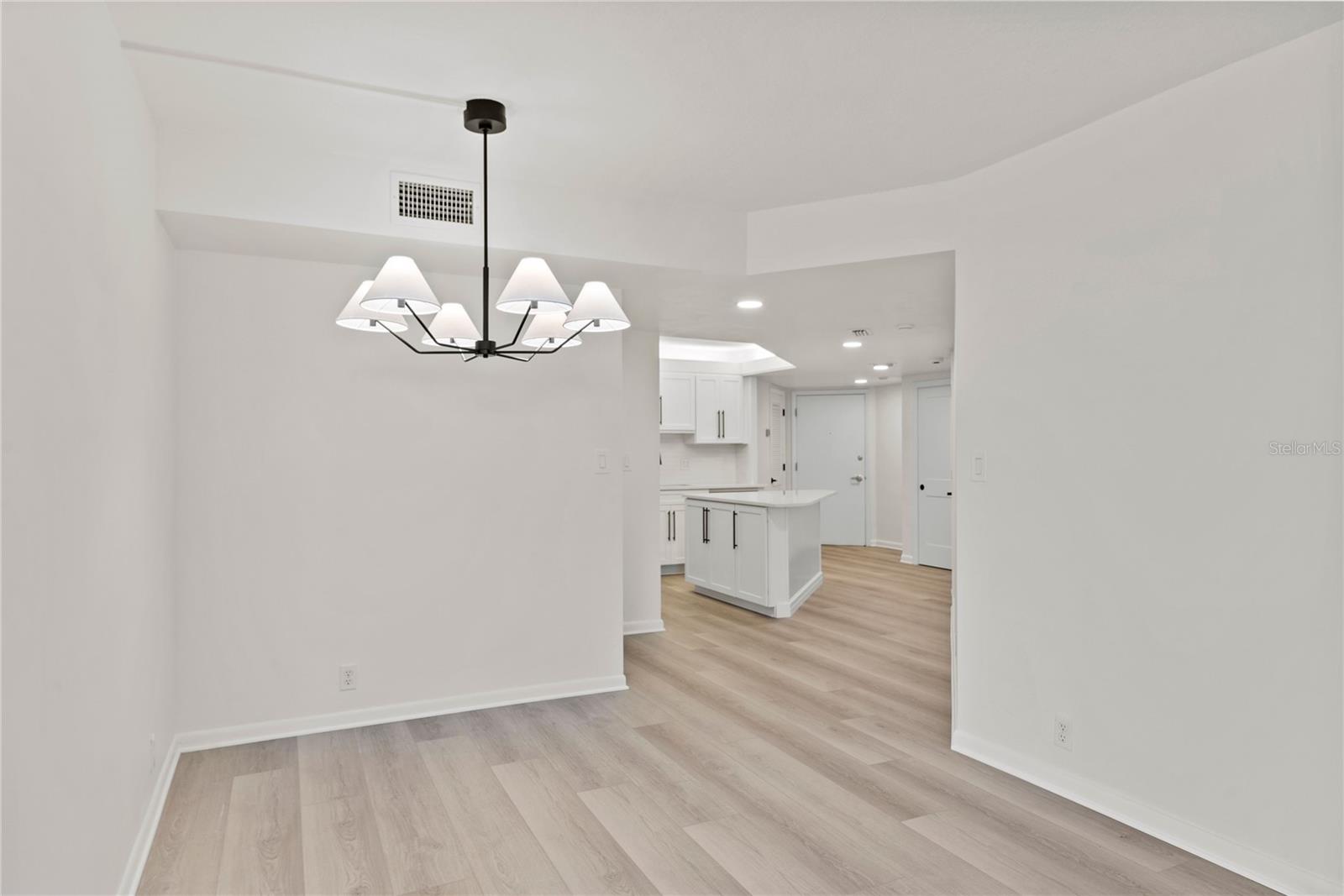 400 E COLONIAL DR #402, ORLANDO, FL, 32803