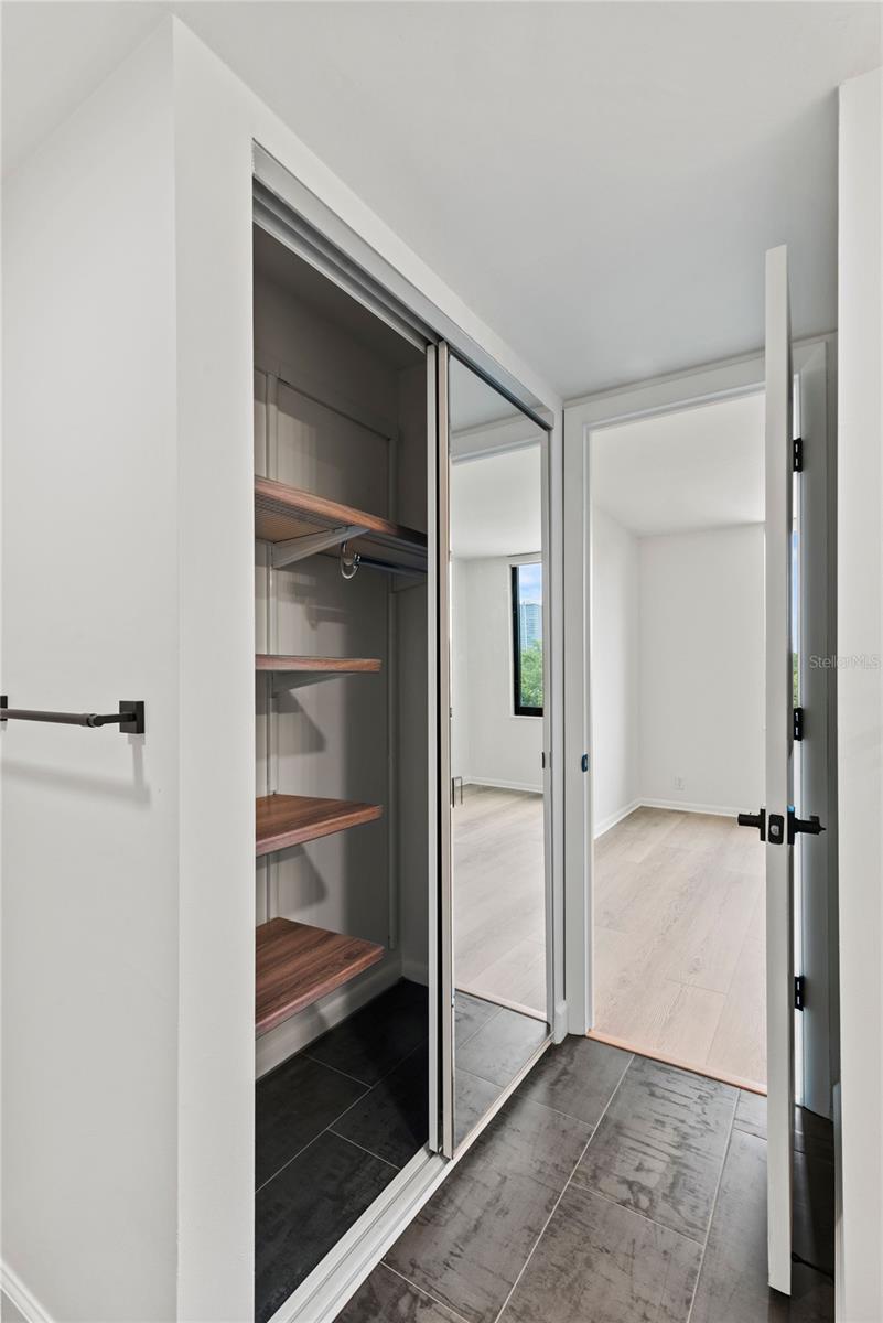 400 E COLONIAL DR #402, ORLANDO, FL, 32803