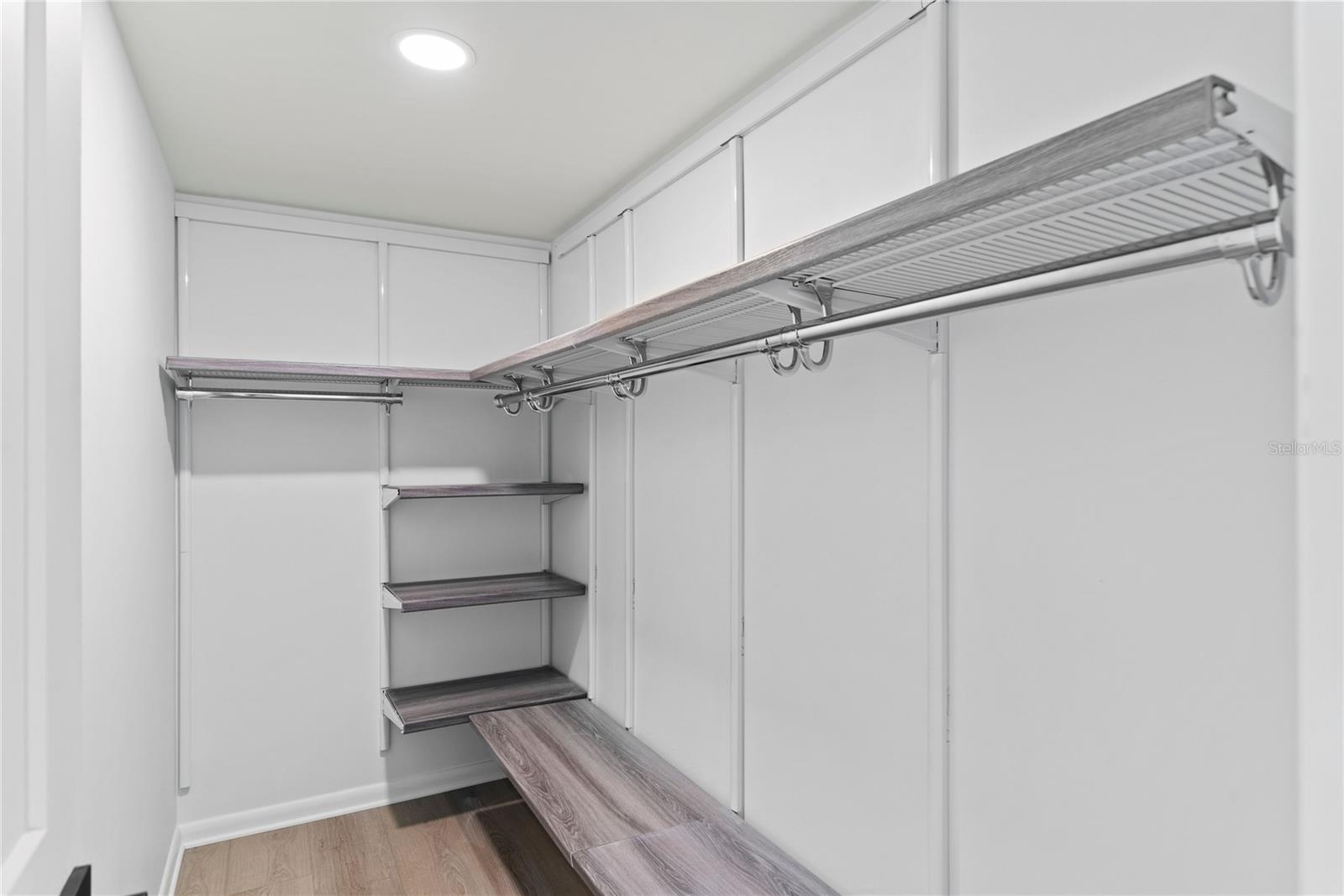 400 E COLONIAL DR #402, ORLANDO, FL, 32803