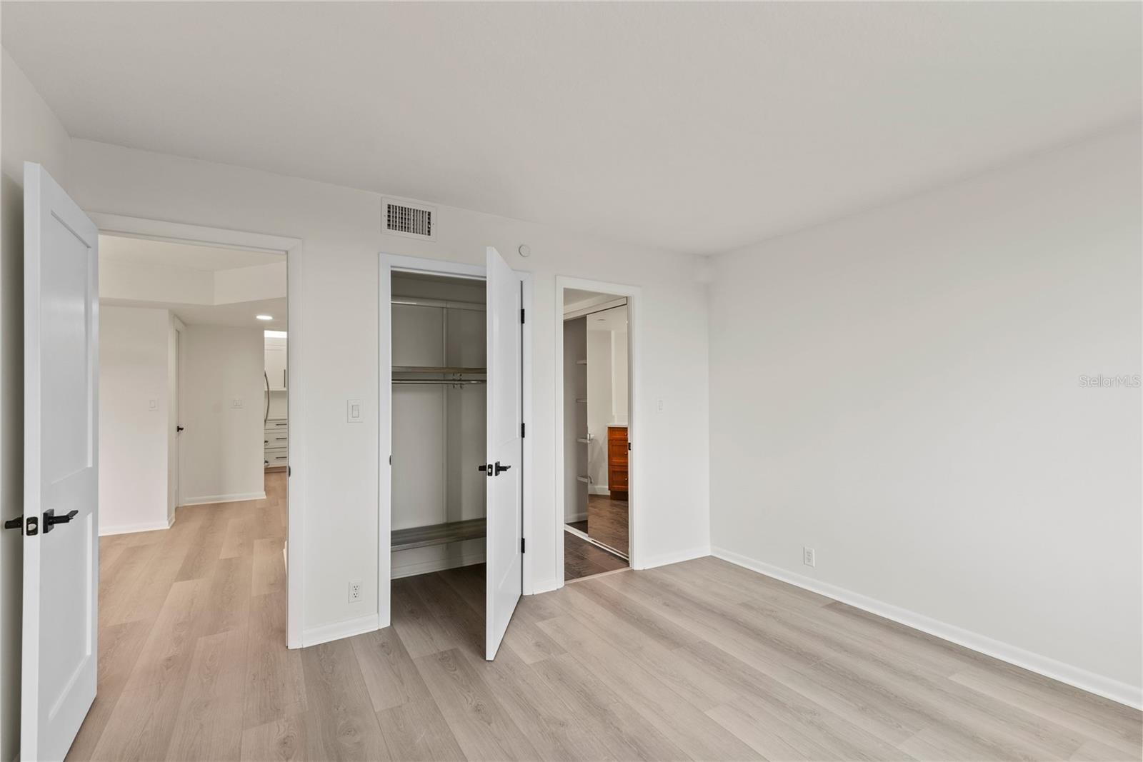 400 E COLONIAL DR #402, ORLANDO, FL, 32803