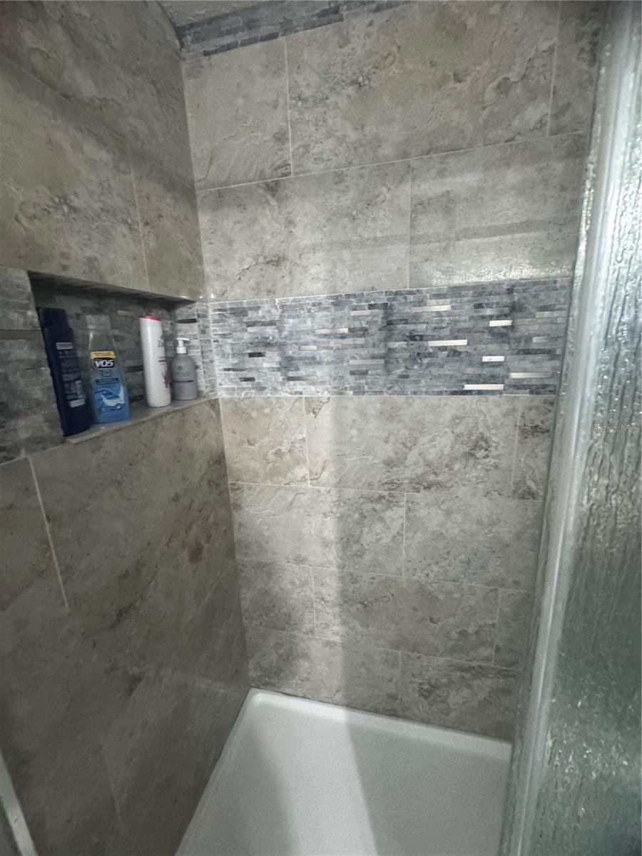 613 33RD AVE E, BRADENTON, FL, 34208