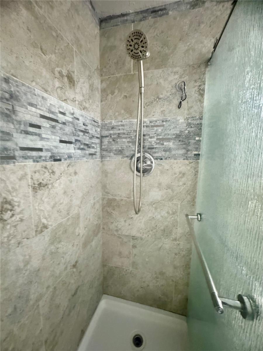 613 33RD AVE E, BRADENTON, FL, 34208