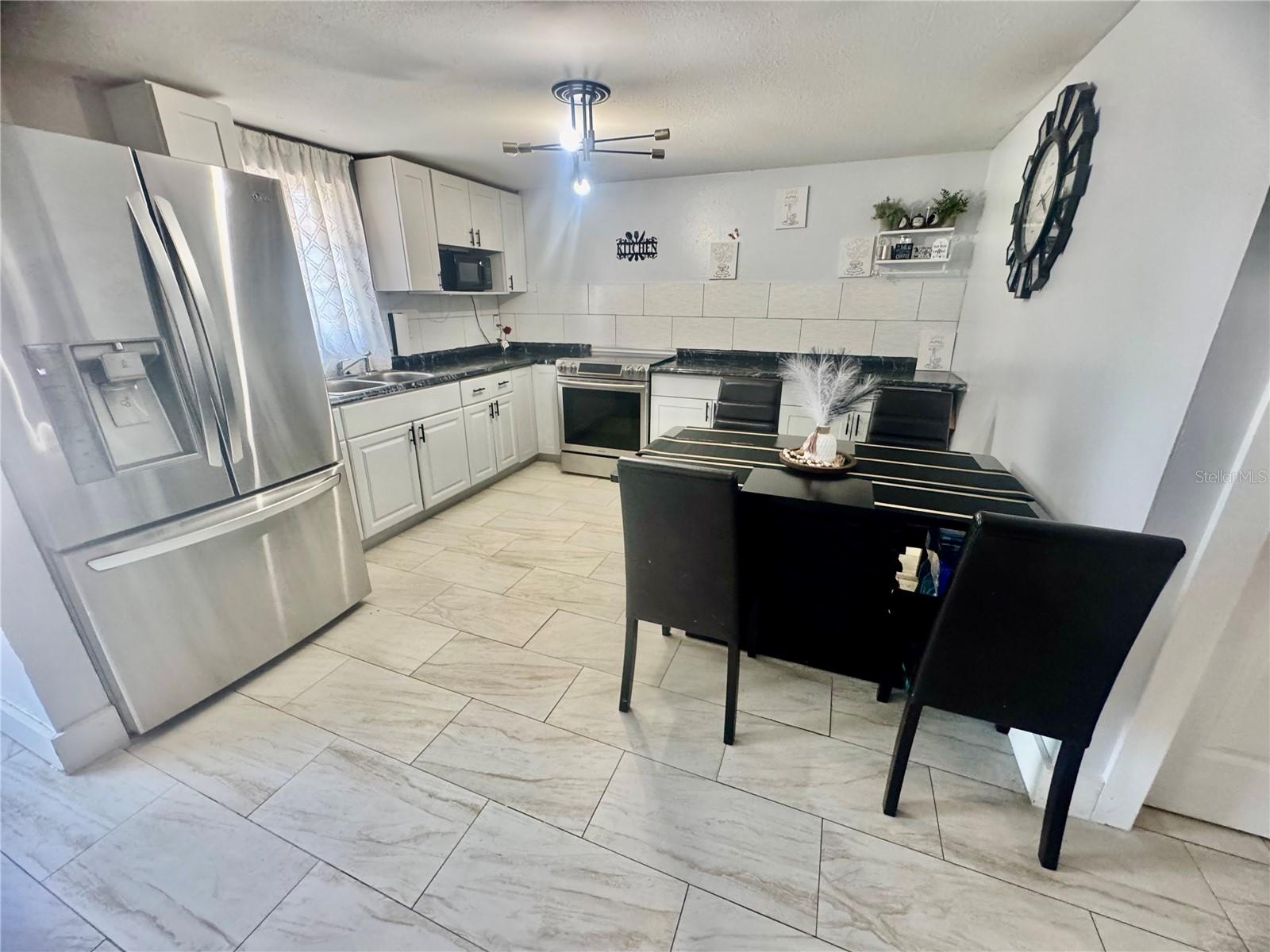 613 33RD AVE E, BRADENTON, FL, 34208