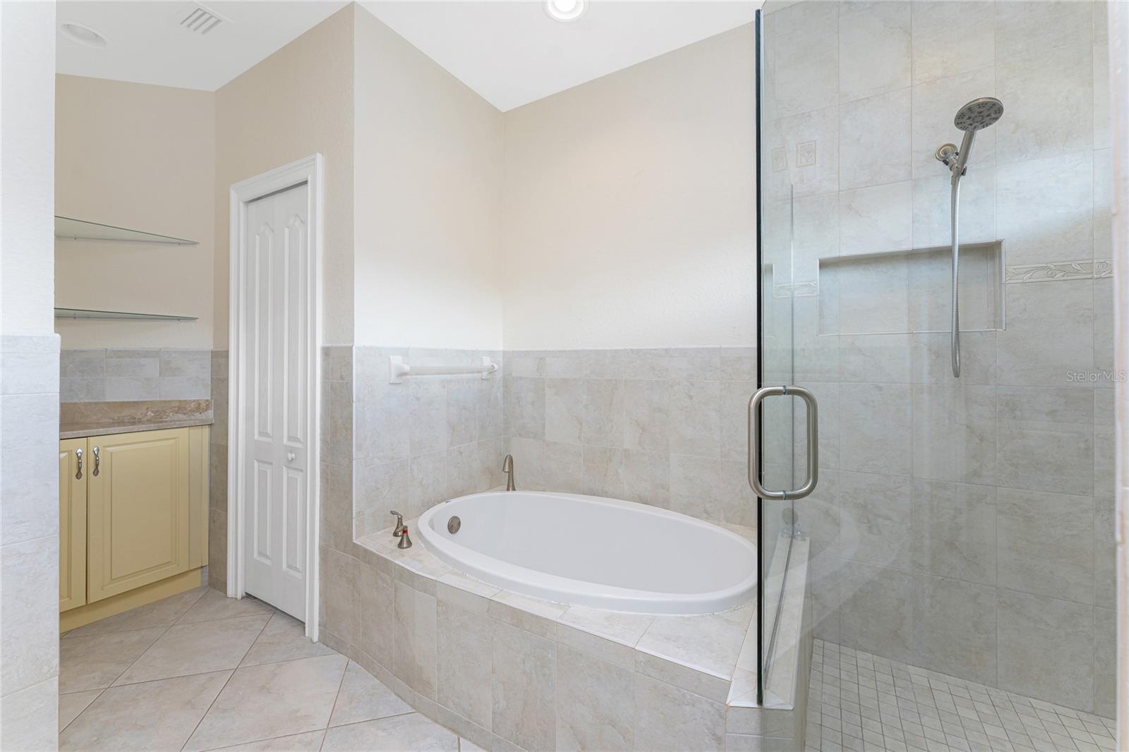 233 BEENEY RD SE, PORT CHARLOTTE, FL, 33952