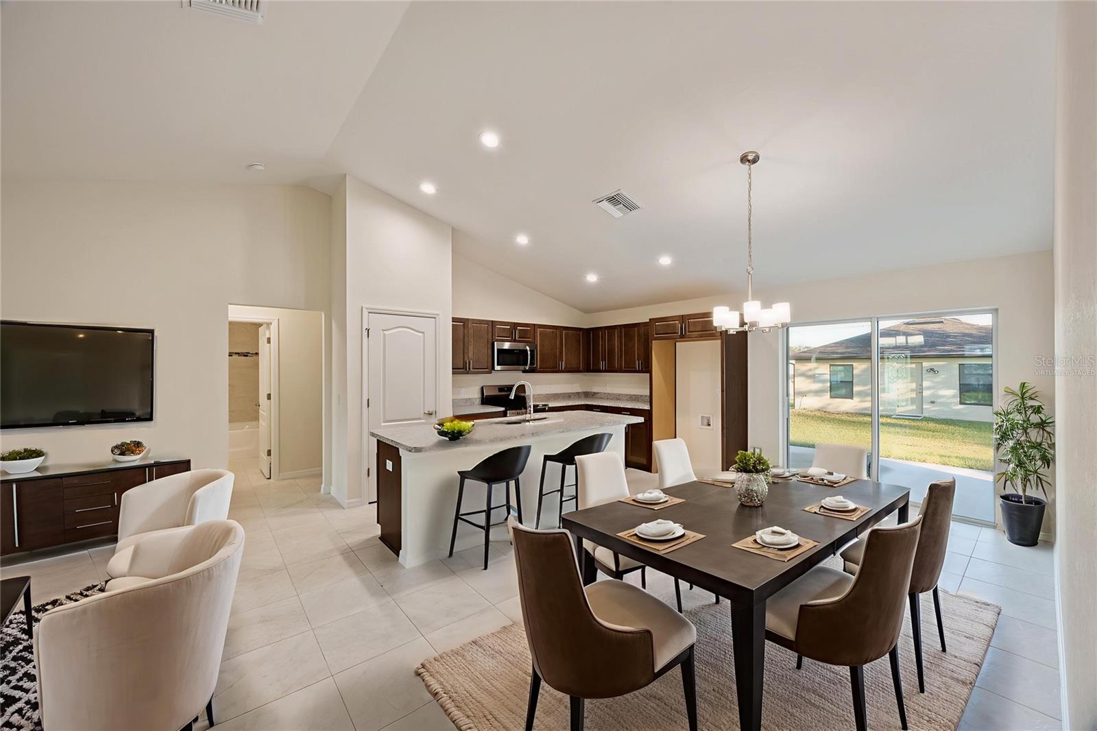 This photo has been Virtually Staged.