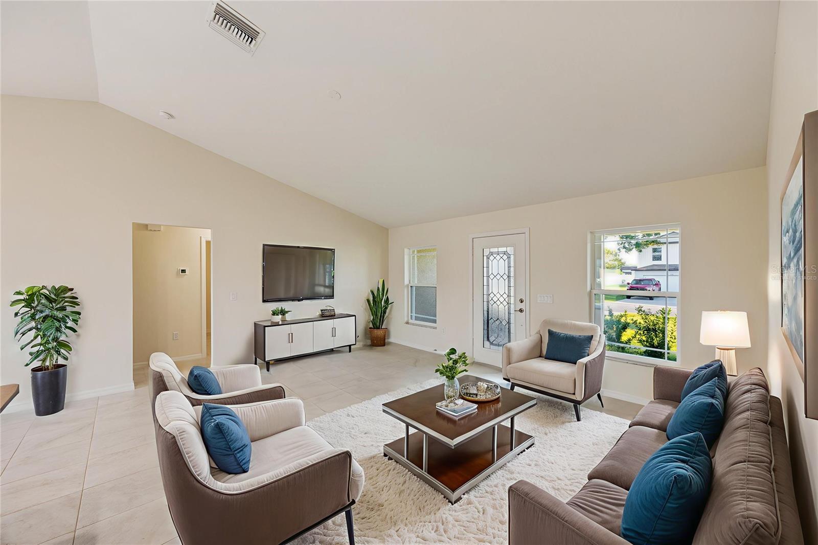 This photo has been Virtually Staged.