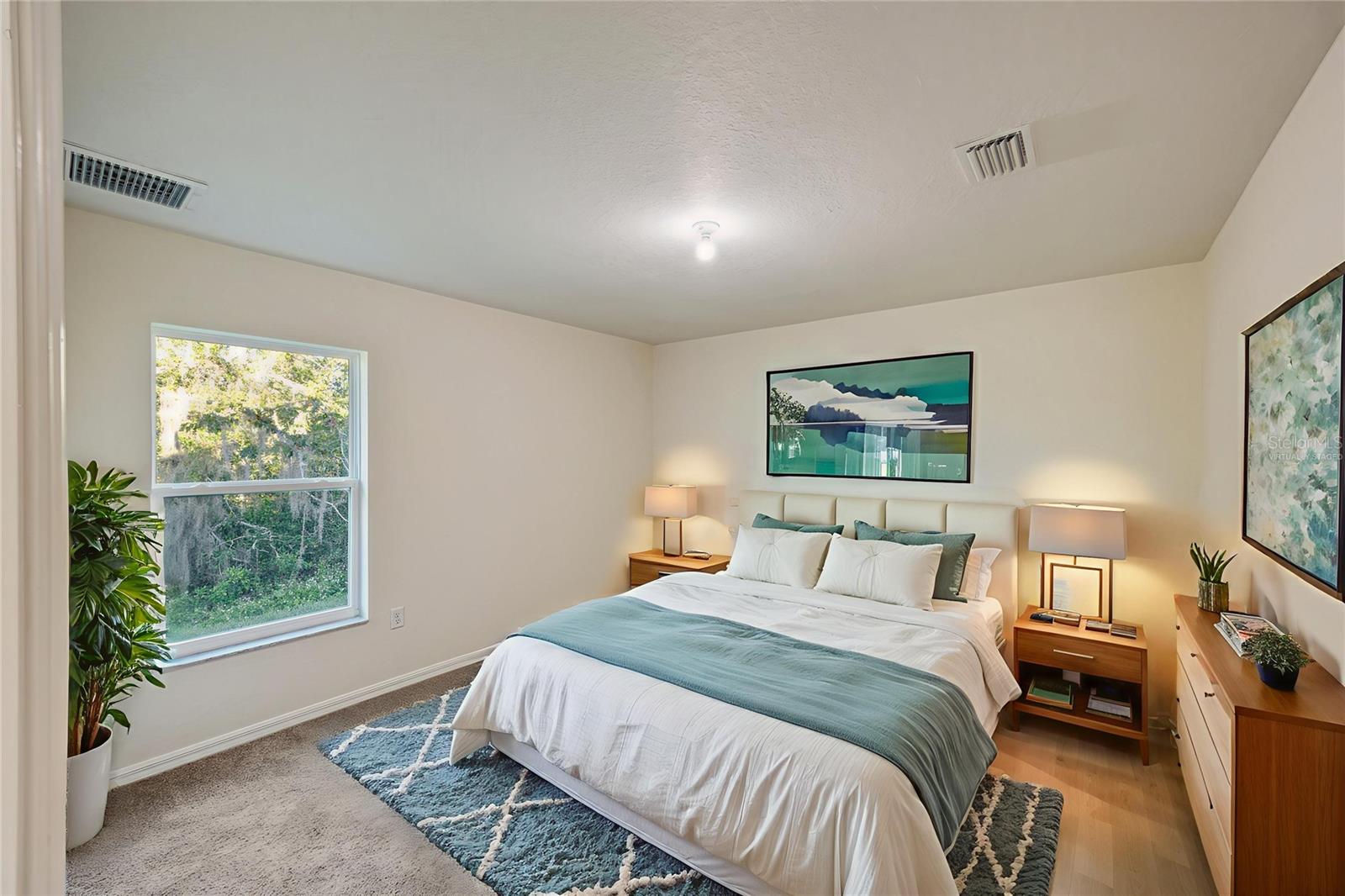 This photo has been Virtually Staged.