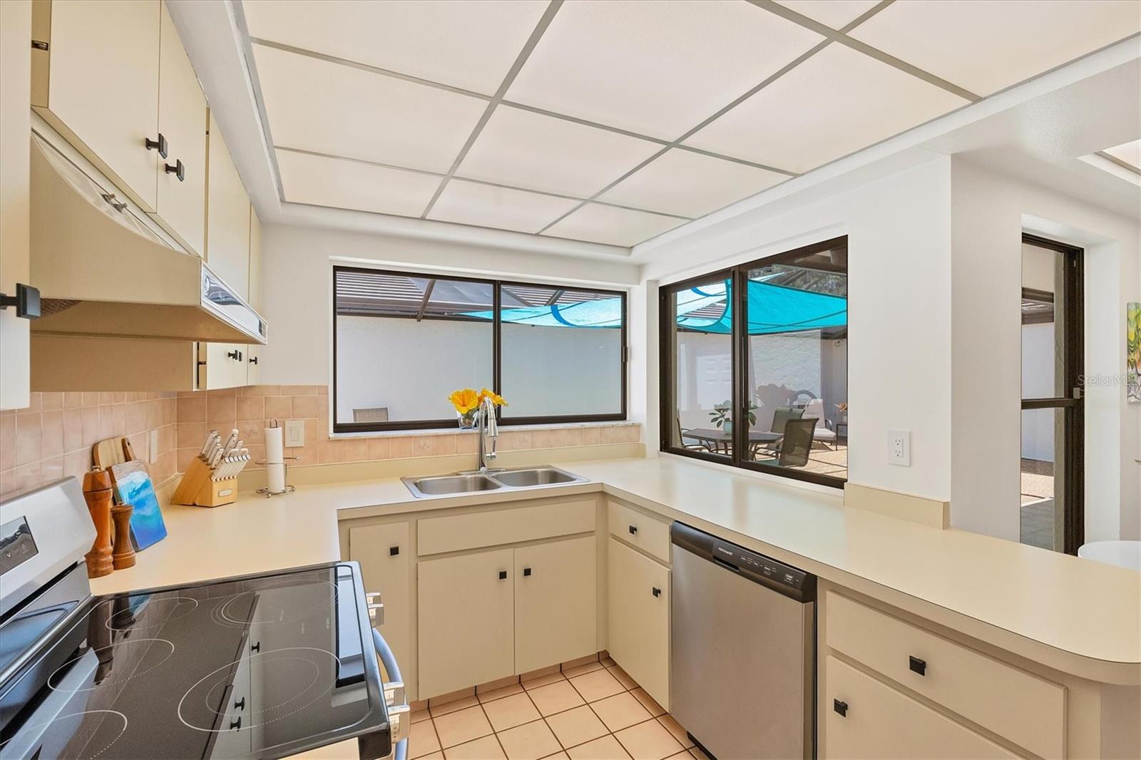 3919 GLEN OAKS MANOR DR, SARASOTA, FL, 34232