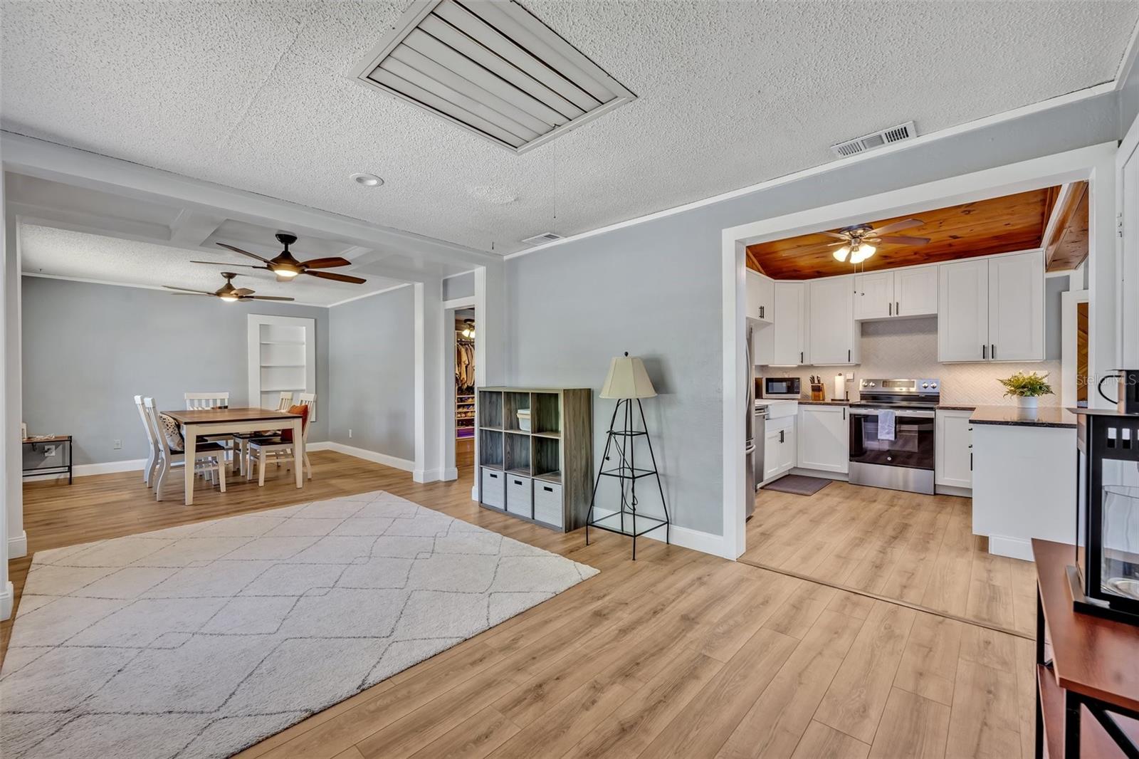 525 S CRYSTAL LAKE DR, ORLANDO, FL, 32803