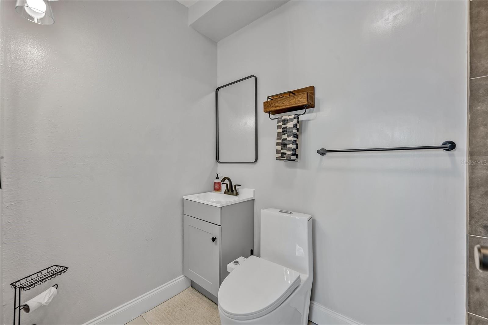 525 S CRYSTAL LAKE DR, ORLANDO, FL, 32803