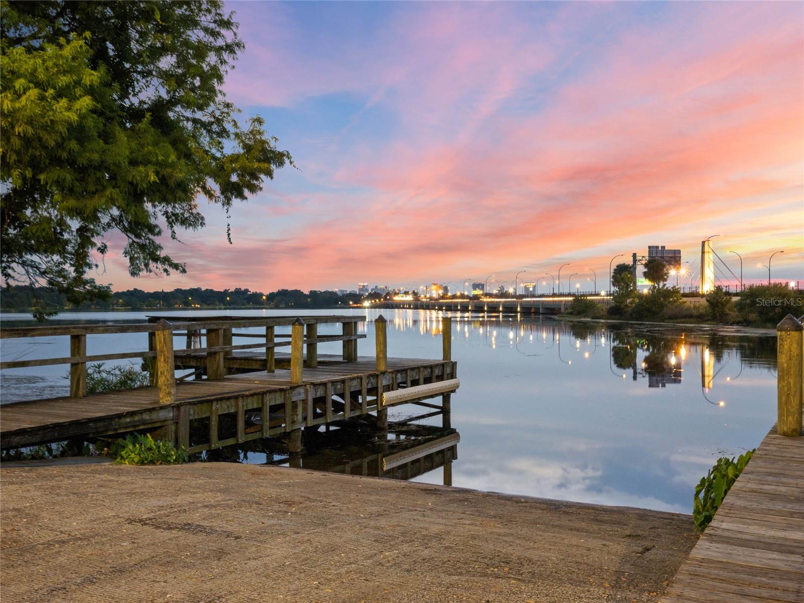 525 S CRYSTAL LAKE DR, ORLANDO, FL, 32803