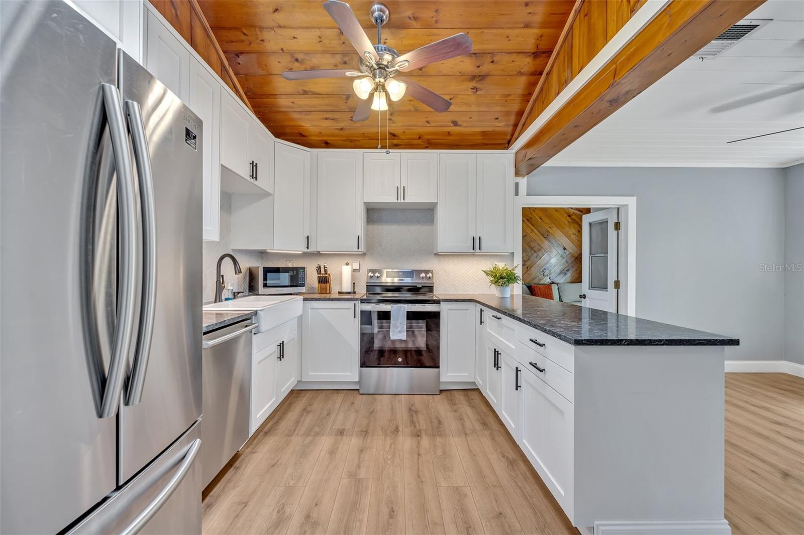 525 S CRYSTAL LAKE DR, ORLANDO, FL, 32803