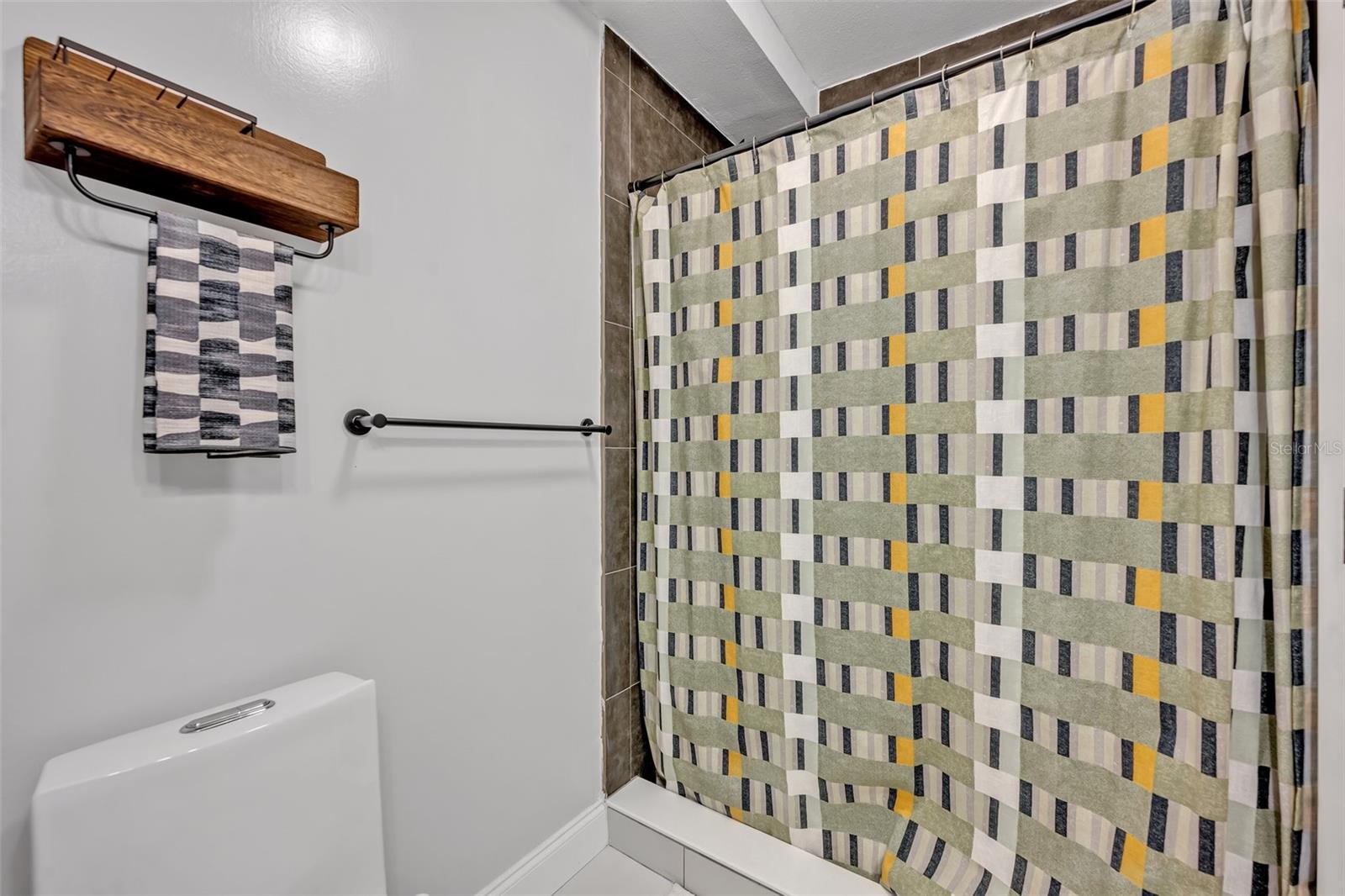 525 S CRYSTAL LAKE DR, ORLANDO, FL, 32803