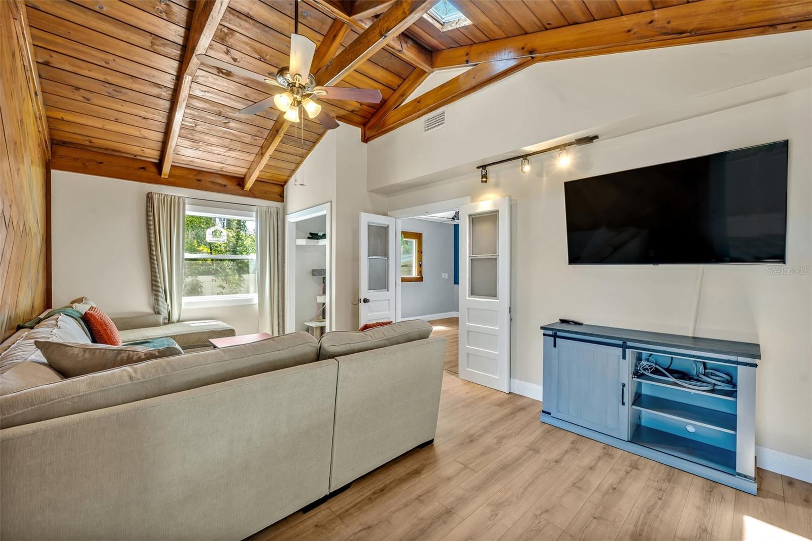 525 S CRYSTAL LAKE DR, ORLANDO, FL, 32803