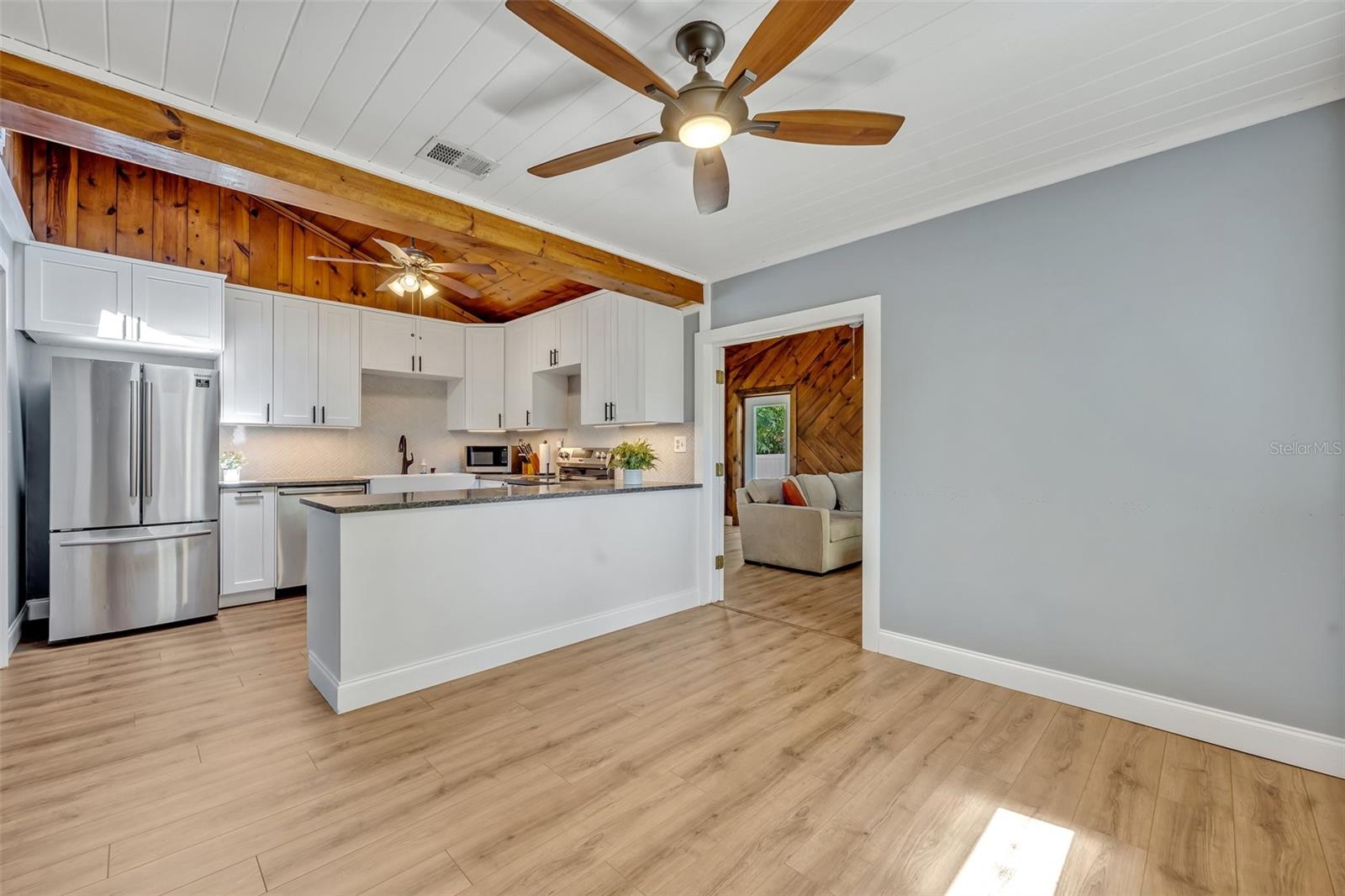 525 S CRYSTAL LAKE DR, ORLANDO, FL, 32803