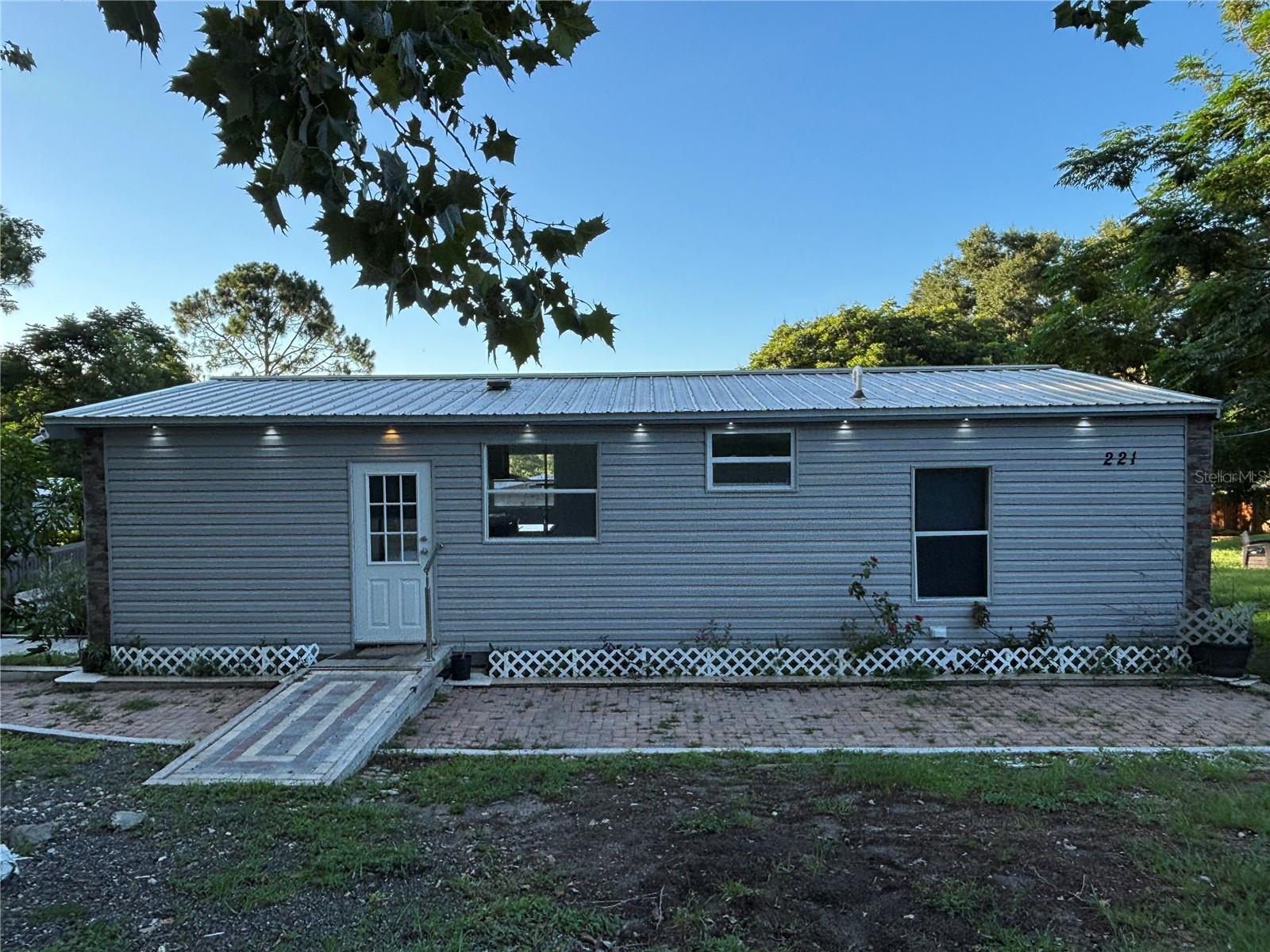 221 SKYLINE DR, LADY LAKE, FL, 32159