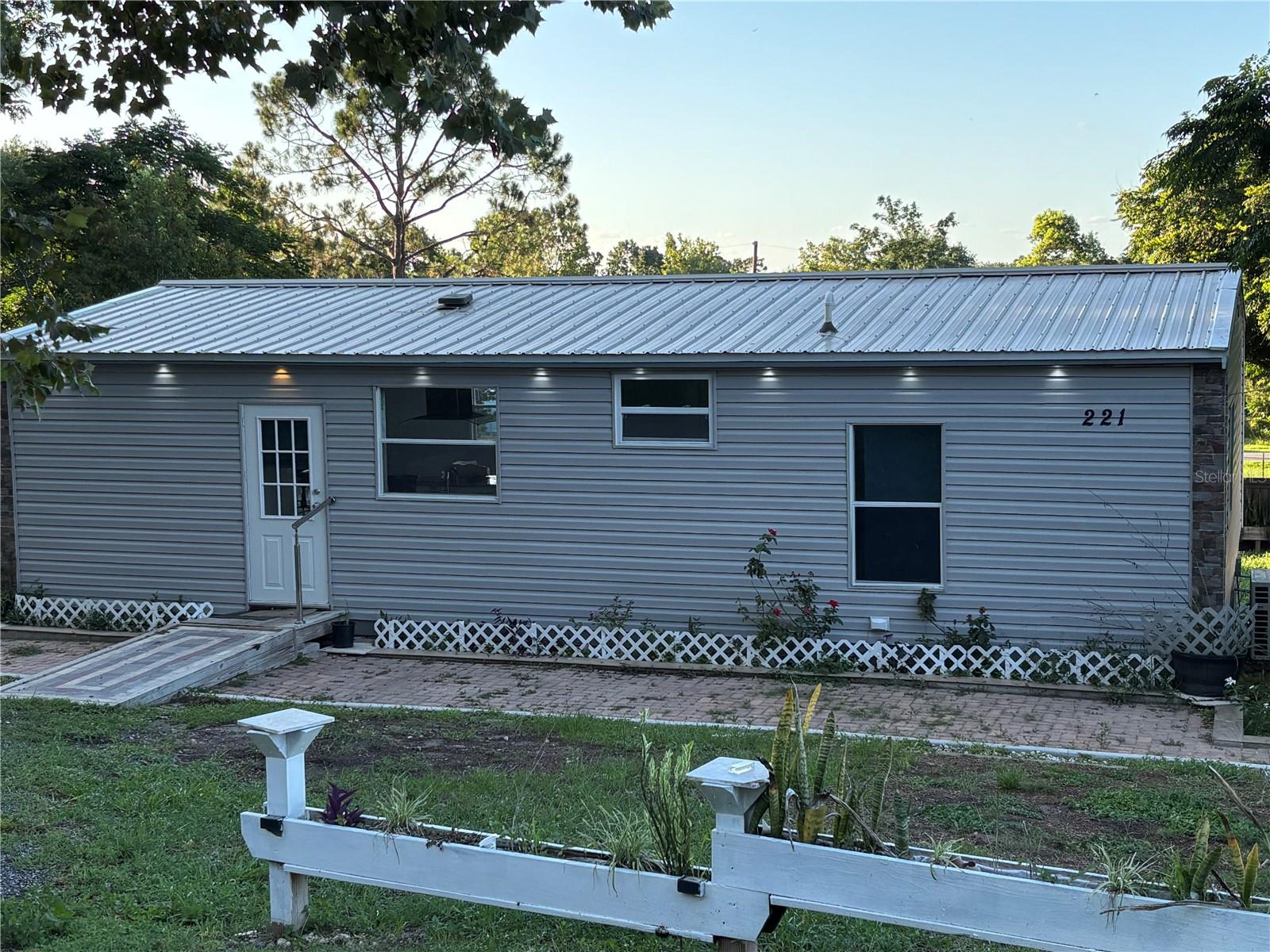 221 SKYLINE DR, LADY LAKE, FL, 32159