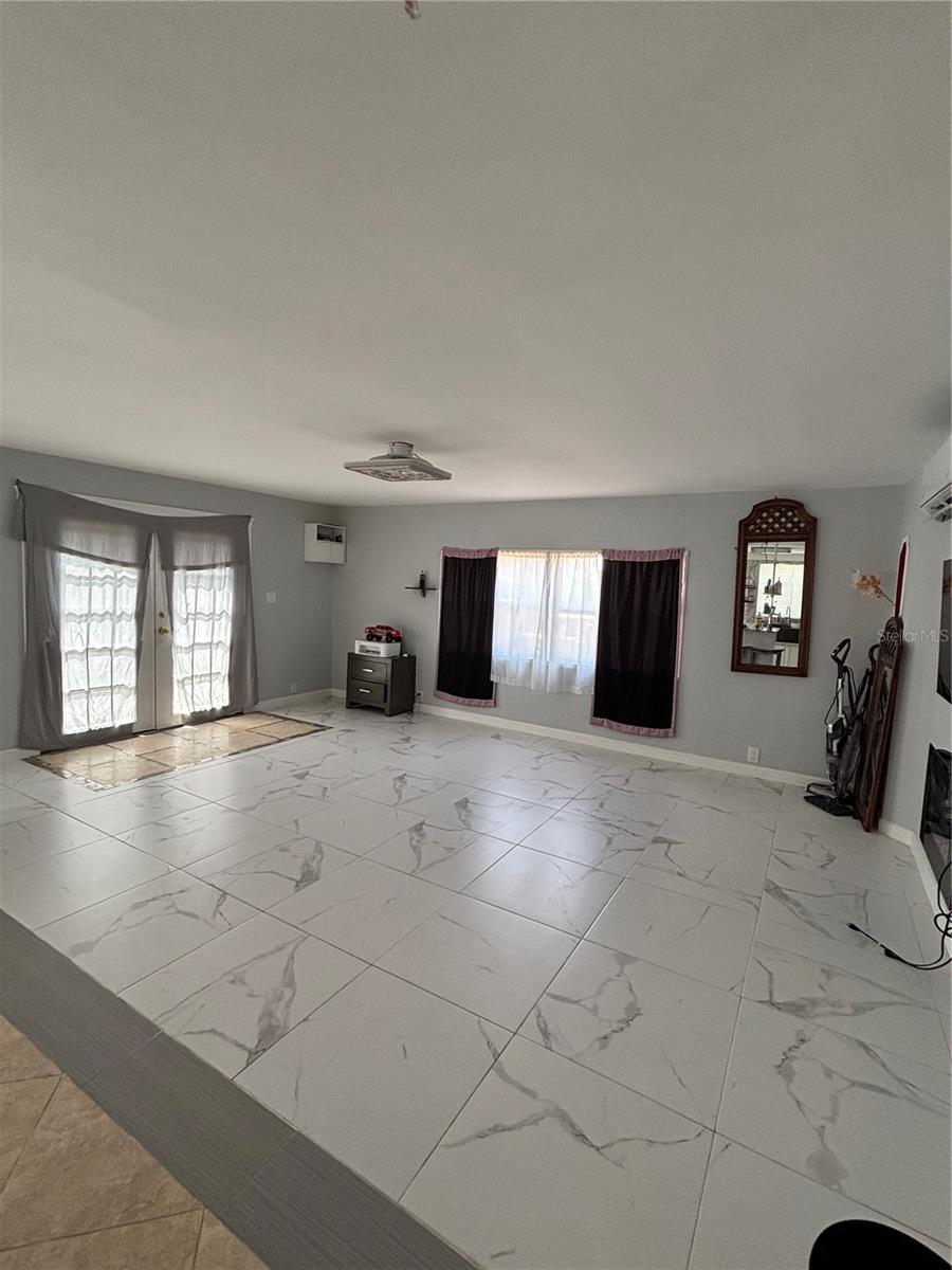 221 SKYLINE DR, LADY LAKE, FL, 32159