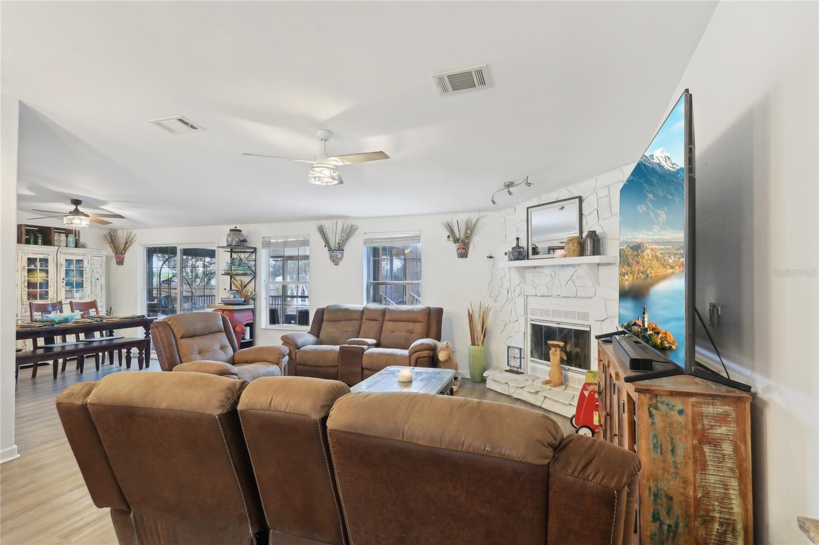 21320 PARADISE WAY, EUSTIS, FL, 32736