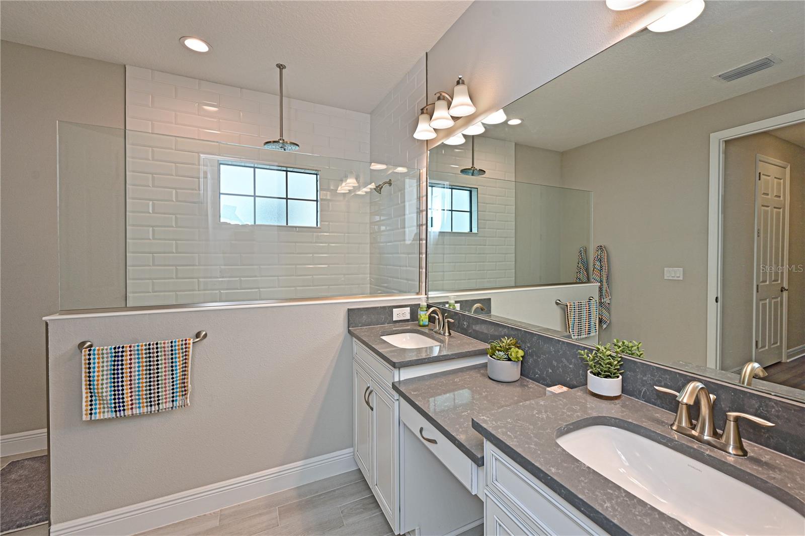 8916 ISABELLA CIR, PARRISH, FL, 34219