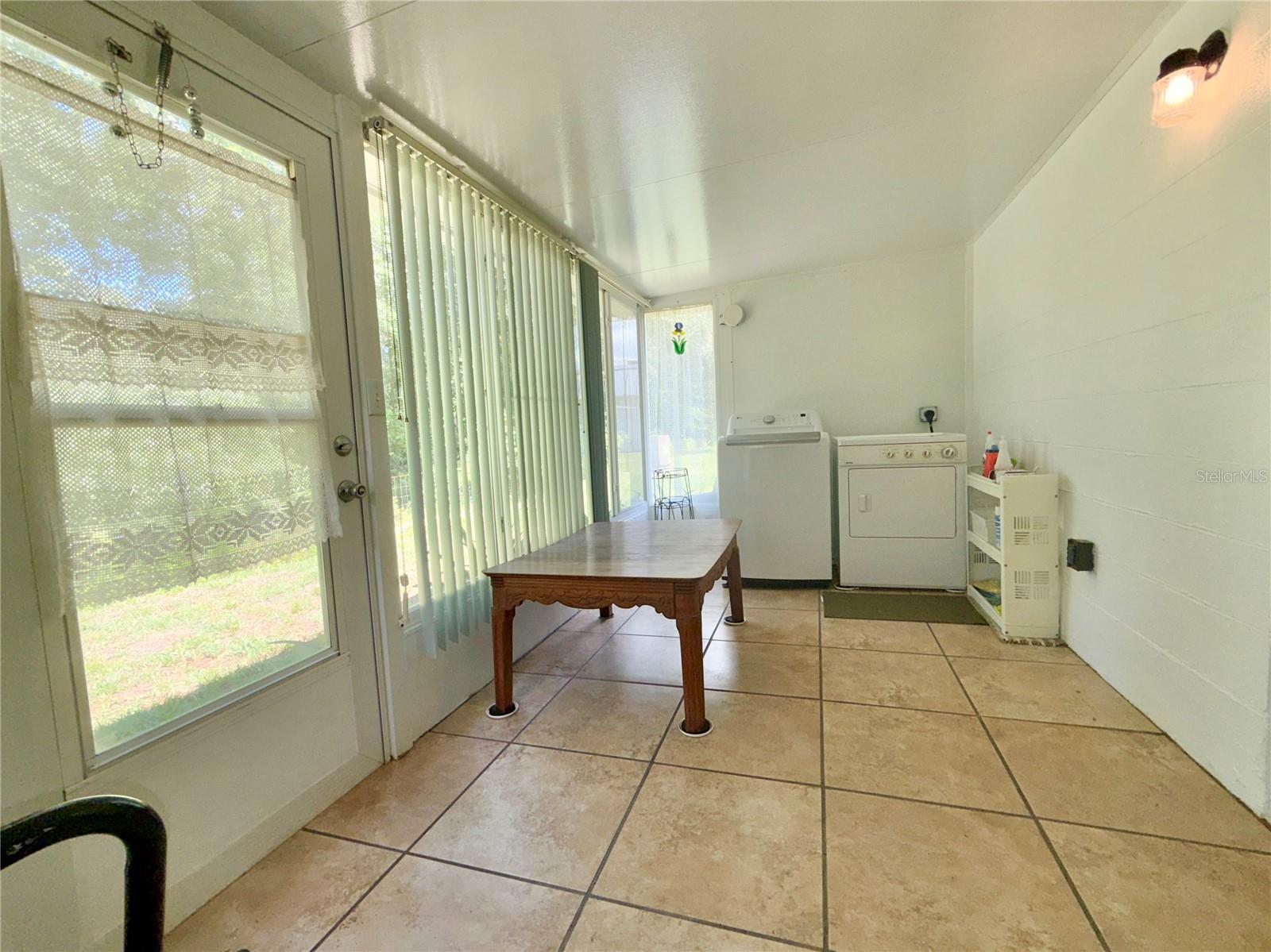 W7875572 Property Photo