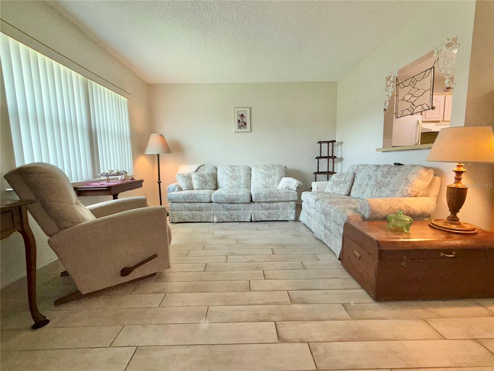 W7875572 Property Photo