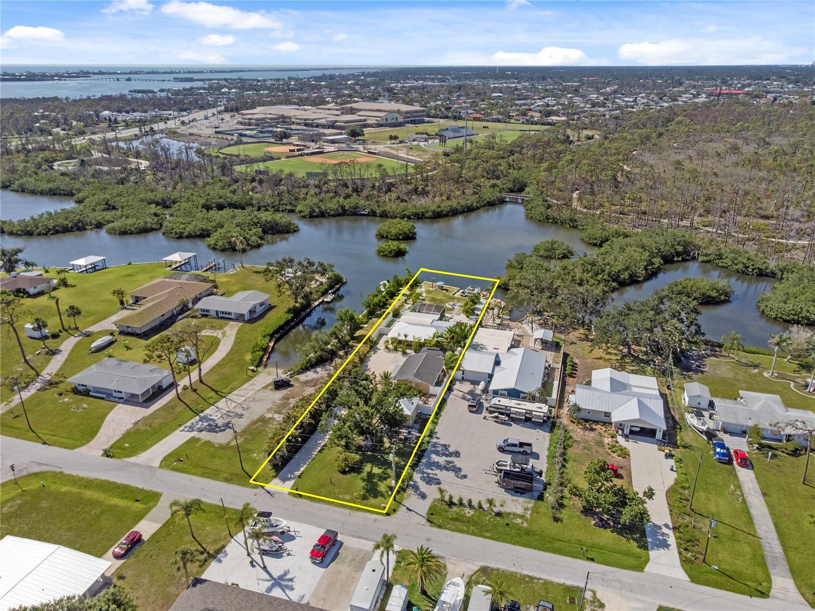 2060 OYSTER CREEK DR, ENGLEWOOD, FL, 34224