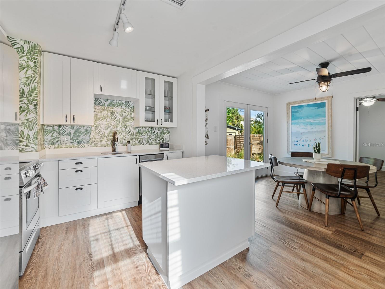 3305 10TH AVE N, ST PETERSBURG, FL, 33713