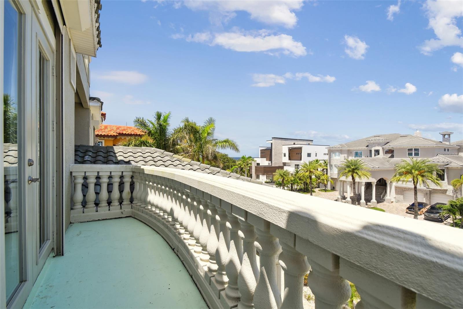 W7875577 Property Photo