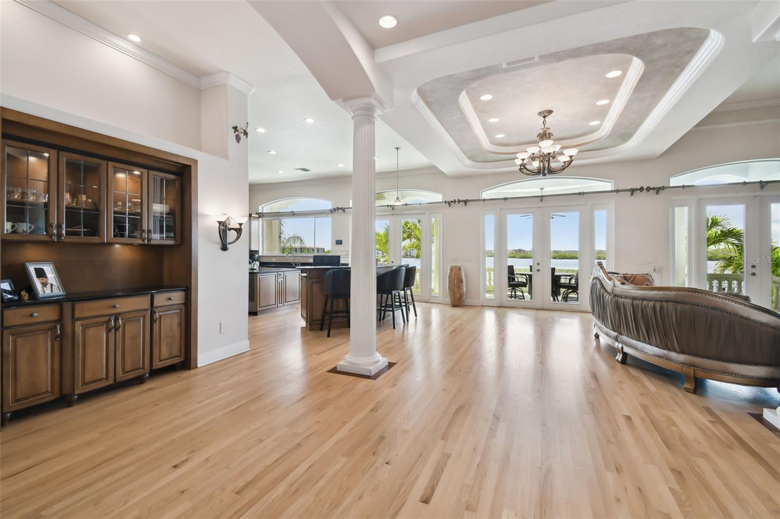 W7875577 Property Photo