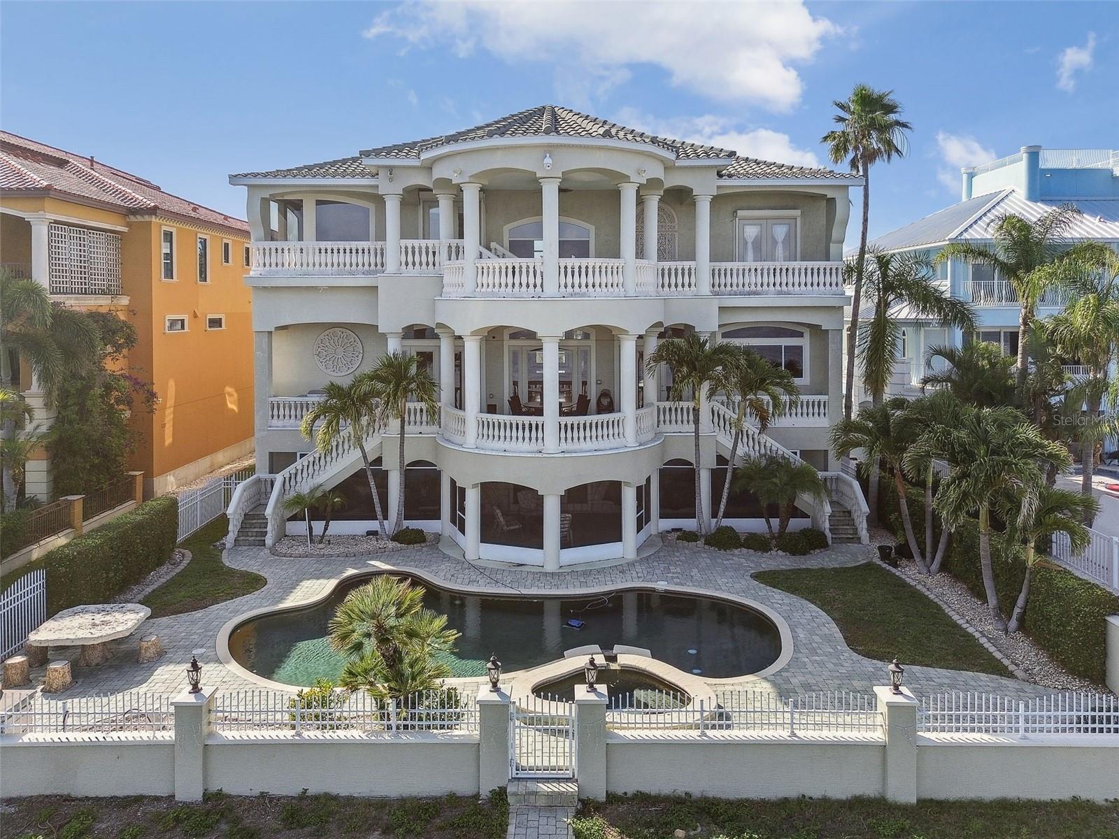 W7875577 Property Photo