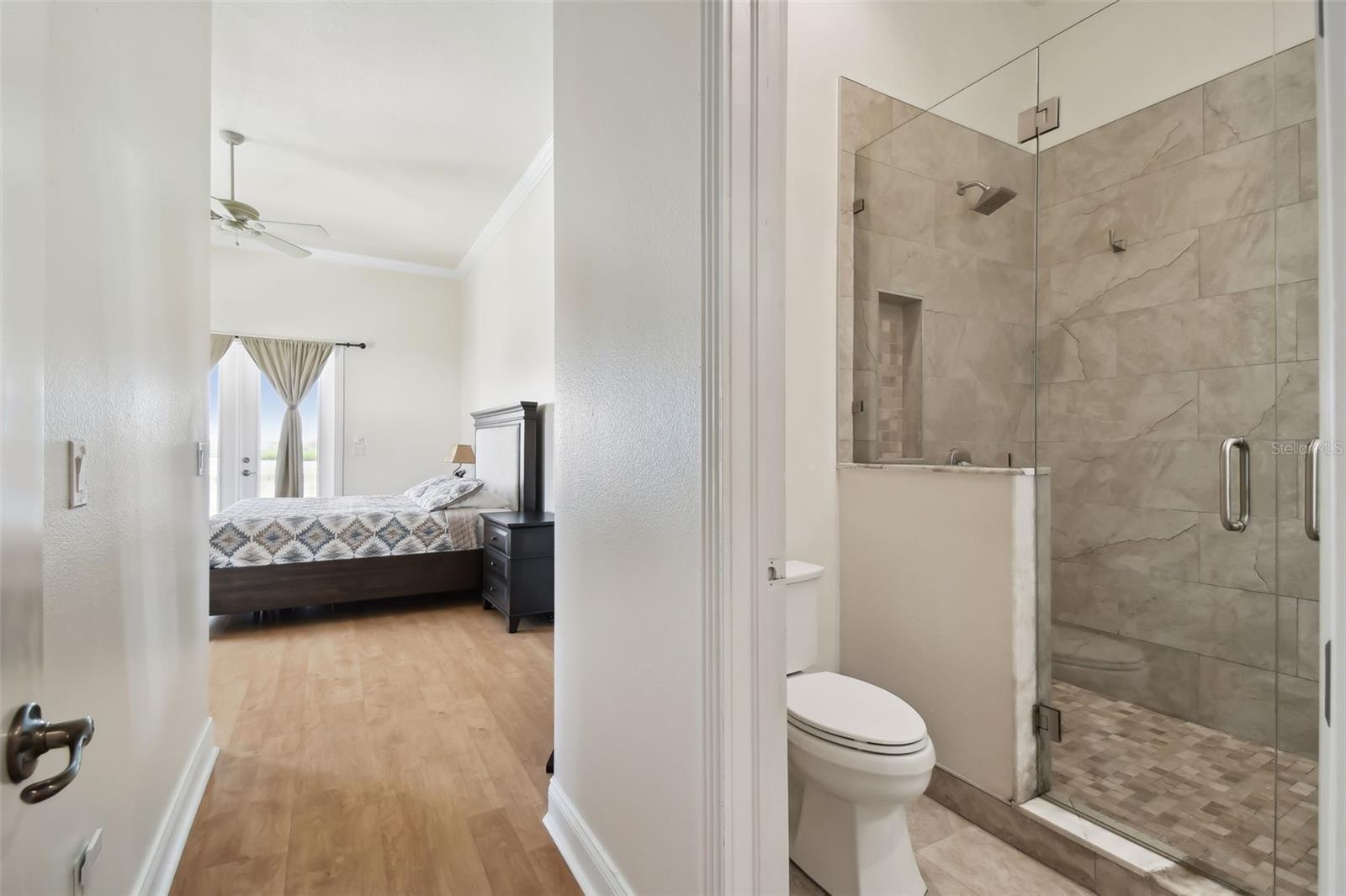 W7875577 Property Photo