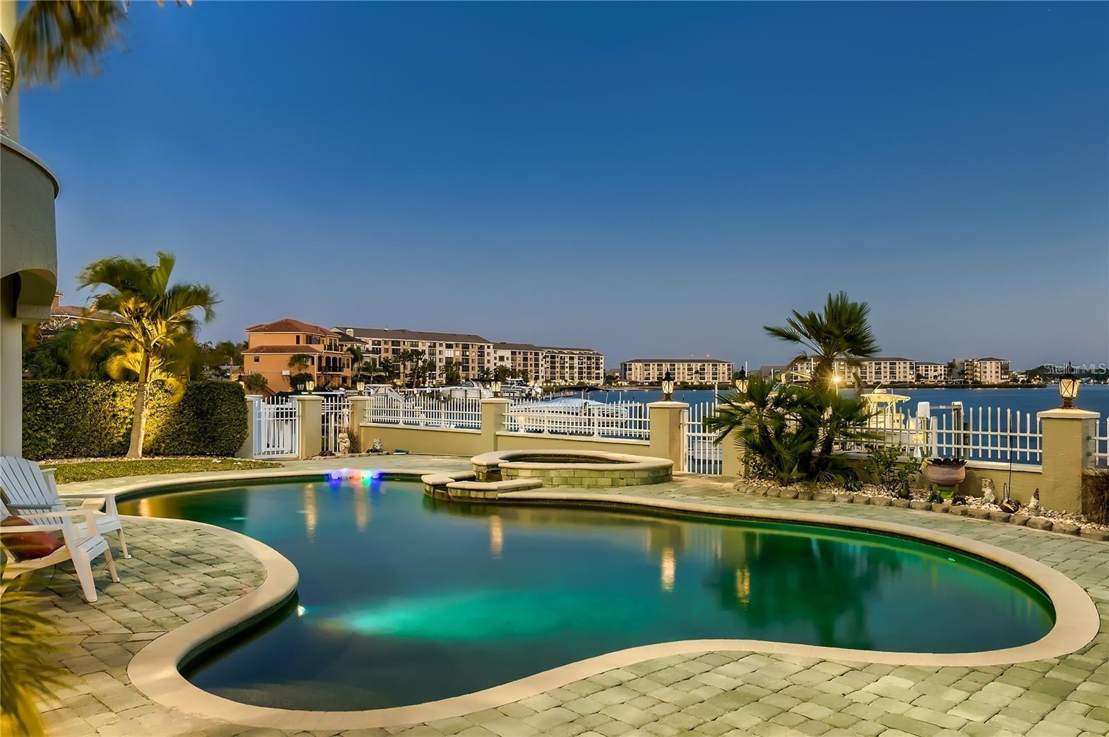 W7875577 Property Photo