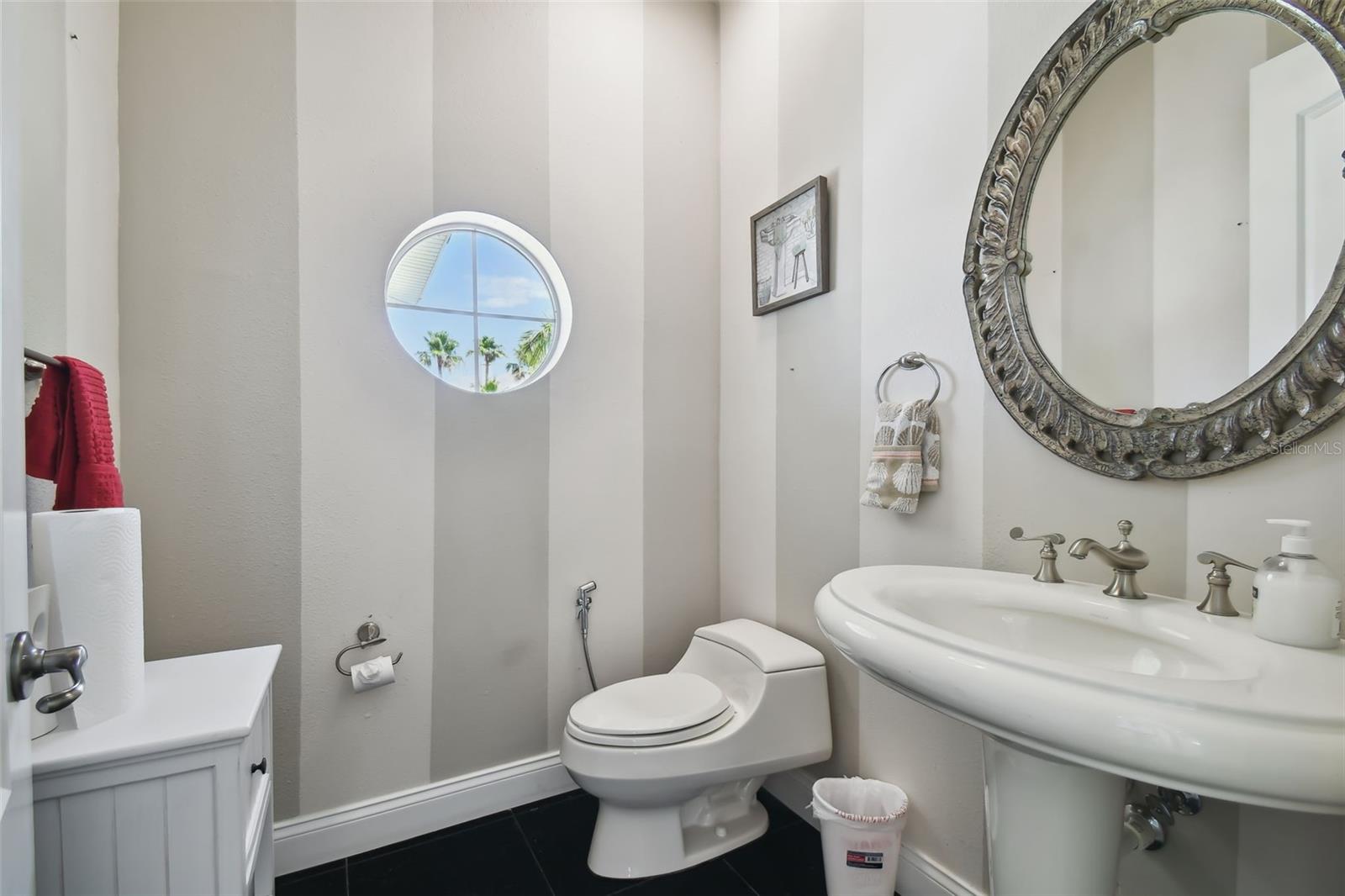 W7875577 Property Photo