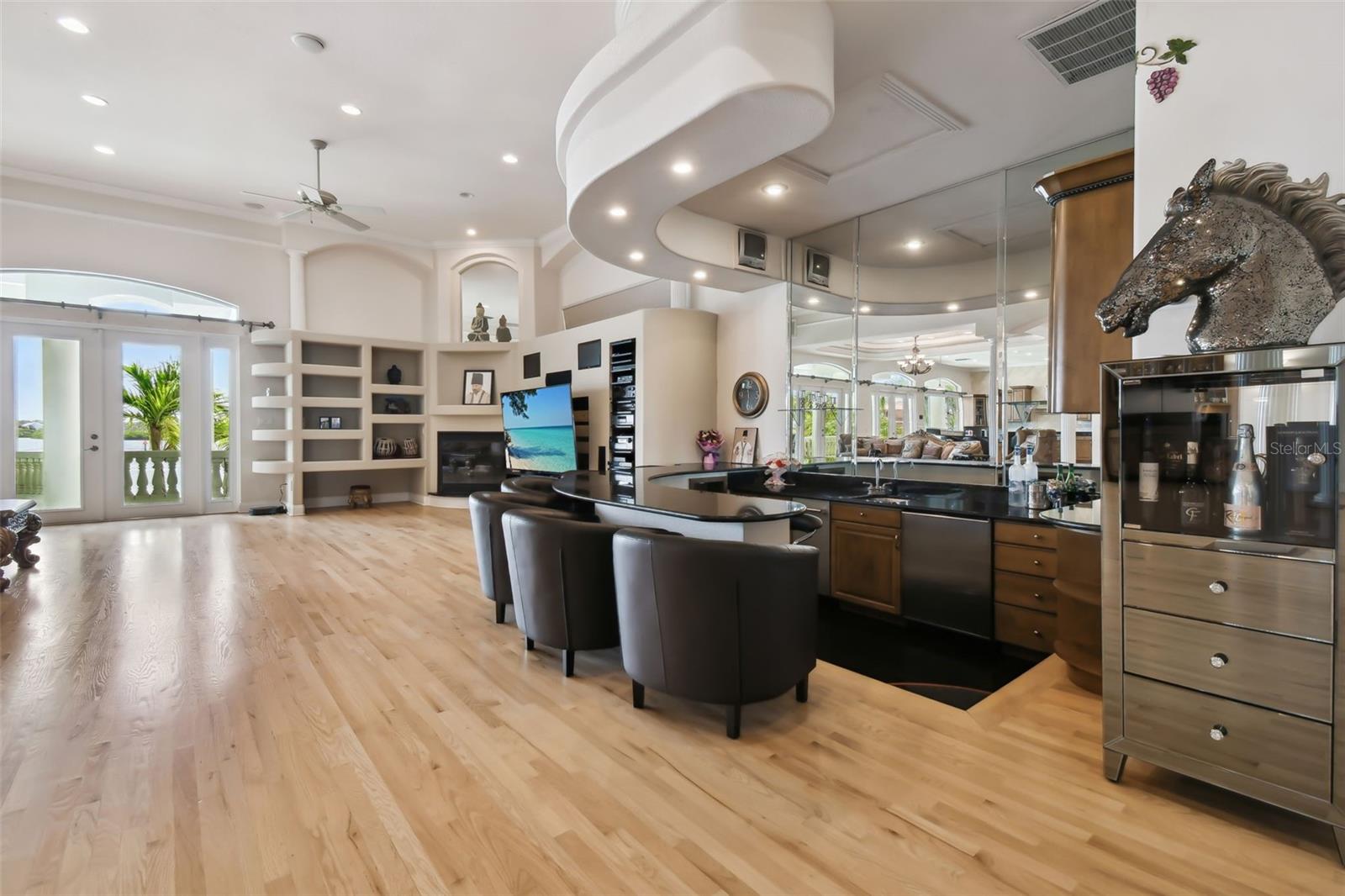 W7875577 Property Photo