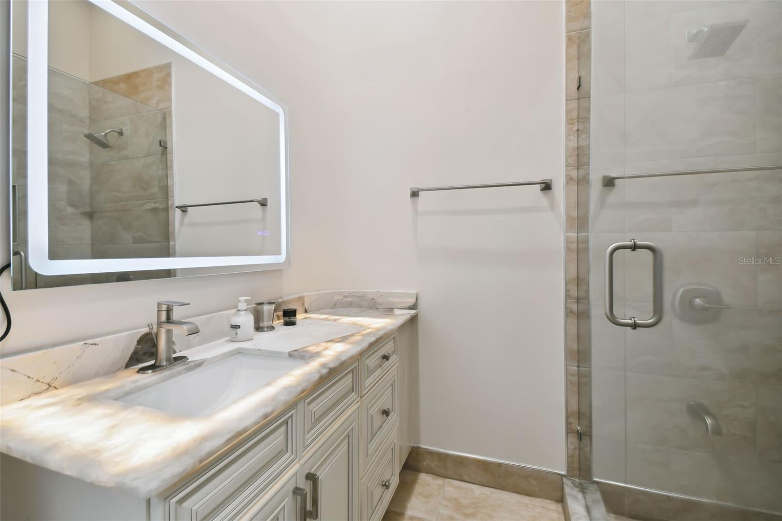 W7875577 Property Photo