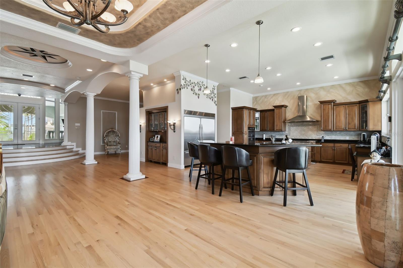 W7875577 Property Photo