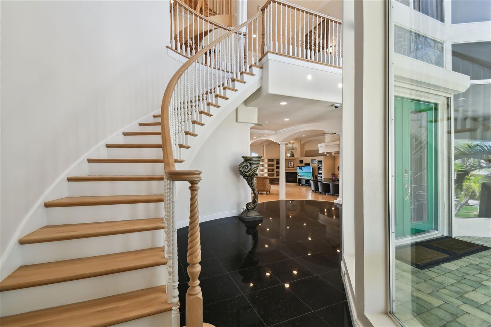 W7875577 Property Photo