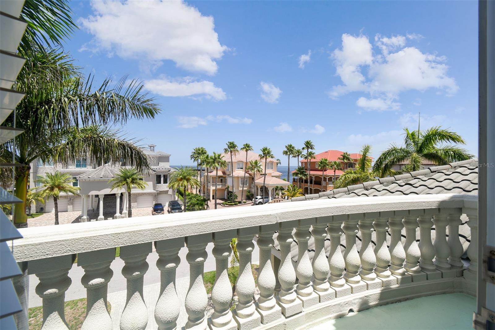 W7875577 Property Photo