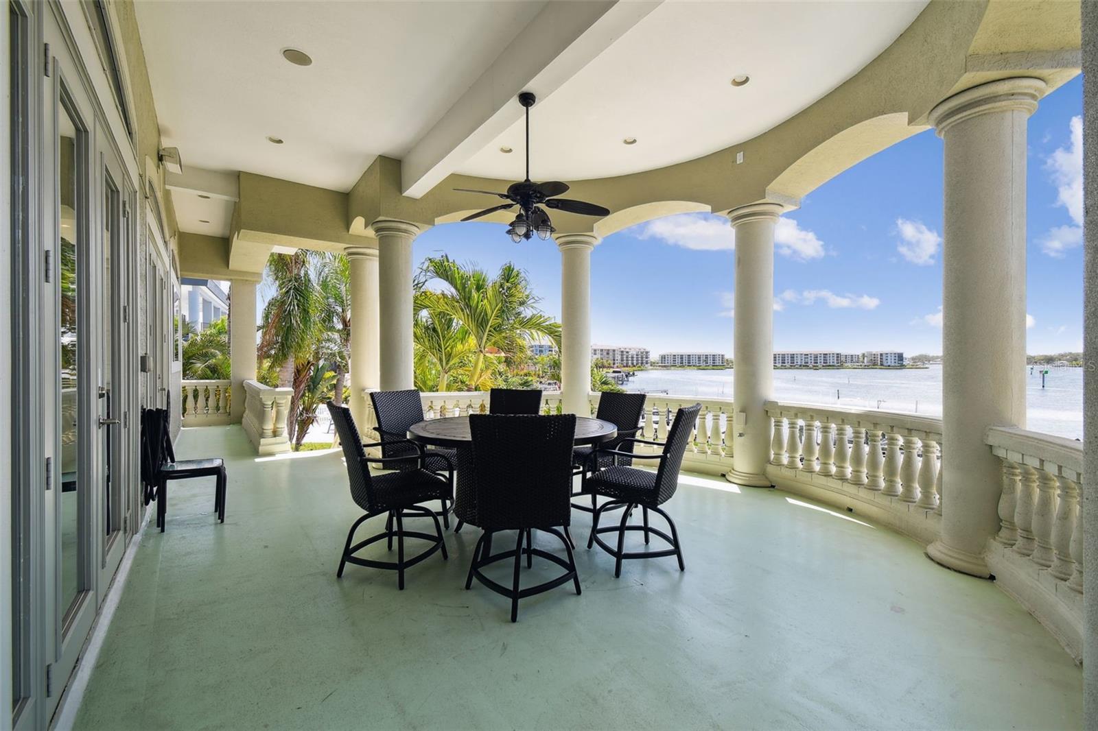 W7875577 Property Photo